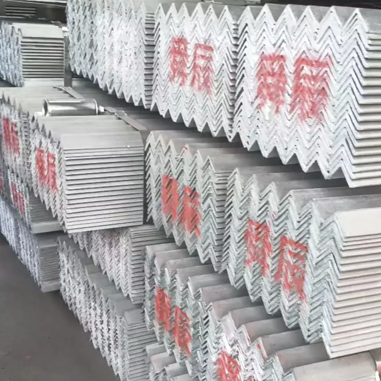 Что делает Angle Steel лучшим выбором для строительства опор ЛЭП?