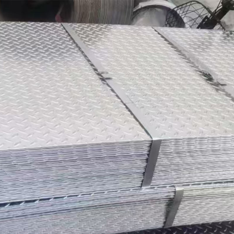Клетчатая стальная пластина