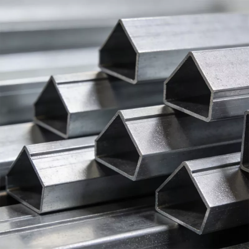 Квадратная труба с острым углом